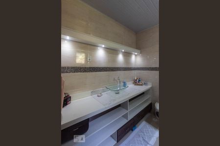 Casa à venda com 240m², 4 quartos e 2 vagas Casa à venda com 240m², 4 quartos e 2 vagasBanheiro da Suíte