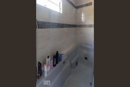 Casa à venda com 240m², 4 quartos e 2 vagas Casa à venda com 240m², 4 quartos e 2 vagasBanheiro da Suíte