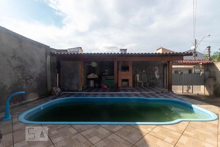 Casa à venda com 240m², 4 quartos e 2 vagas Casa à venda com 240m², 4 quartos e 2 vagasPiscina