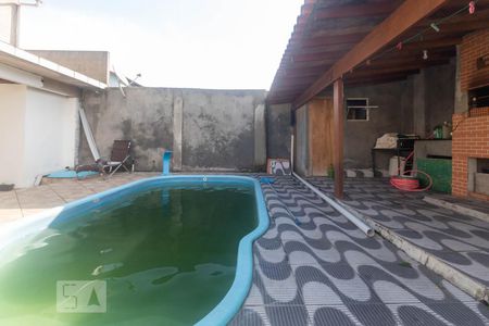 Casa à venda com 240m², 4 quartos e 2 vagas Casa à venda com 240m², 4 quartos e 2 vagasPiscina