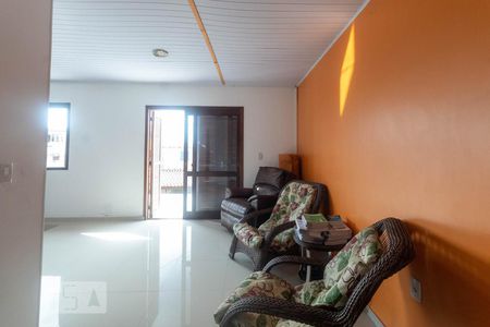 Casa à venda com 240m², 4 quartos e 2 vagas Casa à venda com 240m², 4 quartos e 2 vagasEstar Secundário