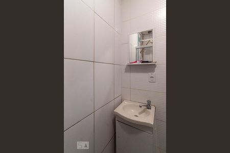 Casa à venda com 240m², 4 quartos e 2 vagas Casa à venda com 240m², 4 quartos e 2 vagasBanheiro de Serviço