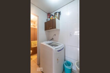 Casa à venda com 240m², 4 quartos e 2 vagas Casa à venda com 240m², 4 quartos e 2 vagasÁrea de Serviço