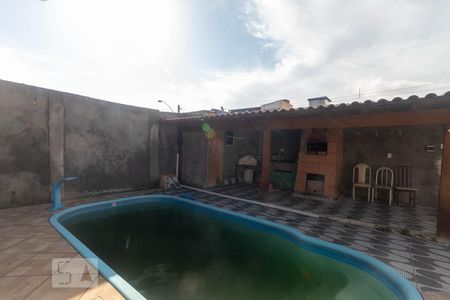 Casa à venda com 240m², 4 quartos e 2 vagas Casa à venda com 240m², 4 quartos e 2 vagasPiscina