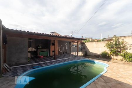 Casa à venda com 240m², 4 quartos e 2 vagas Casa à venda com 240m², 4 quartos e 2 vagasPiscina
