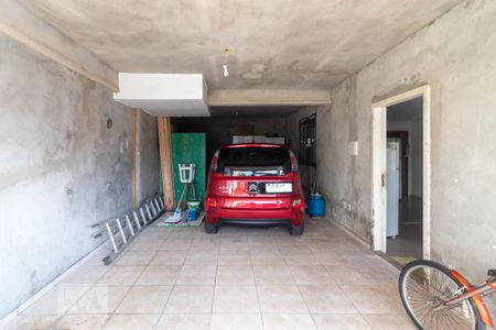 Casa à venda com 240m², 4 quartos e 2 vagas Casa à venda com 240m², 4 quartos e 2 vagasGaragem