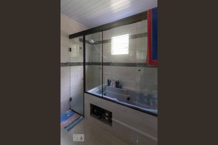 Casa à venda com 240m², 4 quartos e 2 vagas Casa à venda com 240m², 4 quartos e 2 vagasBanheiro da Suíte