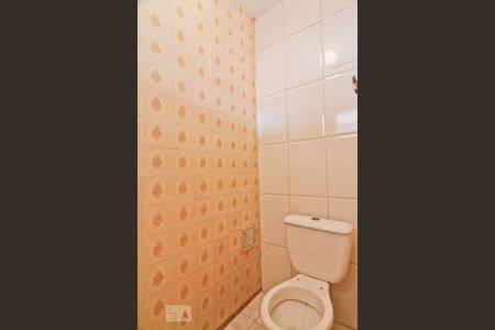 Casa à venda com 380m², 3 quartos e 2 vagas Casa à venda com 380m², 3 quartos e 2 vagasBanheiro de Serviço