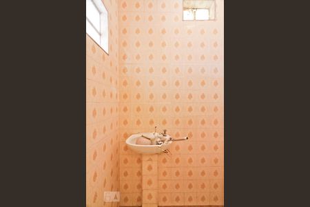 Casa à venda com 380m², 3 quartos e 2 vagas Casa à venda com 380m², 3 quartos e 2 vagasBanheiro de Serviço