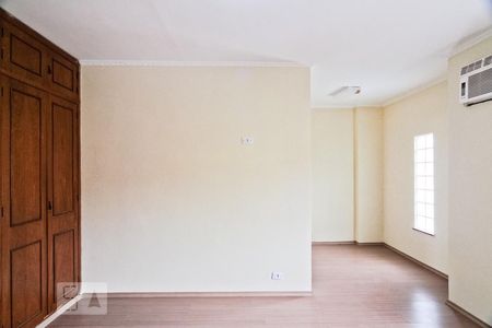 Casa à venda com 380m², 3 quartos e 2 vagas Casa à venda com 380m², 3 quartos e 2 vagasSuíte 1