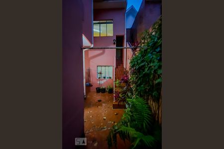 Casa à venda com 123m², 4 quartos e 1 vagaQuintal