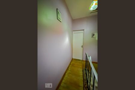 Casa à venda com 123m², 4 quartos e 1 vagaEscada