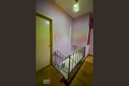 Casa à venda com 123m², 4 quartos e 1 vagaEscada