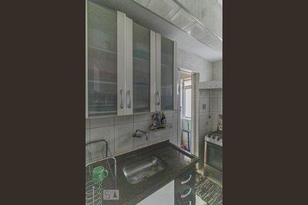 Apartamento à venda com 65m², 2 quartos e sem vagaBanheiro - Armários