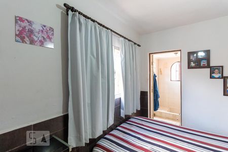 Suíte de casa à venda com 3 quartos, 216m² em Vila Domitila, São Paulo