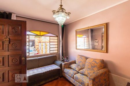 Casa à venda com 216m², 3 quartos e 3 vagasSala