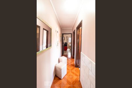 Corredor de casa à venda com 3 quartos, 216m² em Vila Domitila, São Paulo