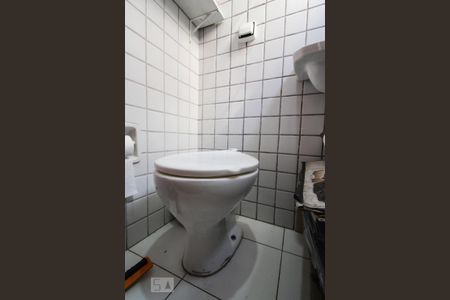 Apartamento para alugar com 65m², 2 quartos e 1 vaga Apartamento para alugar com 65m², 2 quartos e 1 vagaBanheiro de Serviço