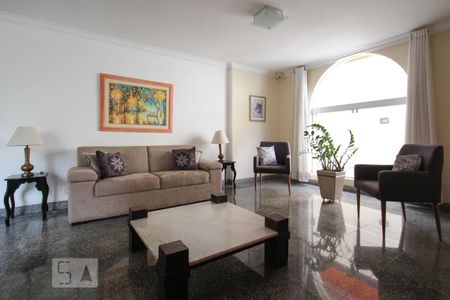 Apartamento para alugar com 65m², 2 quartos e 1 vaga Apartamento para alugar com 65m², 2 quartos e 1 vagaHall