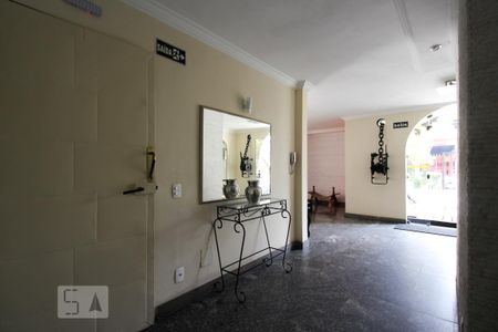 Apartamento para alugar com 65m², 2 quartos e 1 vaga Apartamento para alugar com 65m², 2 quartos e 1 vagaHall