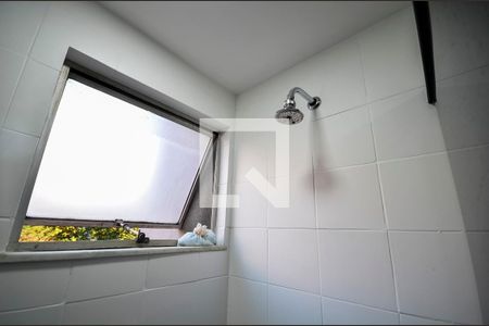 Apartamento à venda com 70m², 2 quartos e 1 vaga Apartamento à venda com 70m², 2 quartos e 1 vagaBanheiro