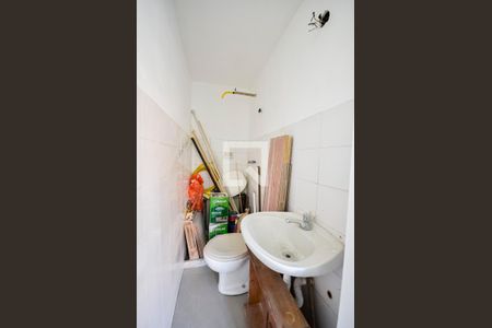 Apartamento à venda com 70m², 2 quartos e 1 vaga Apartamento à venda com 70m², 2 quartos e 1 vagaBanheiro de Serviço