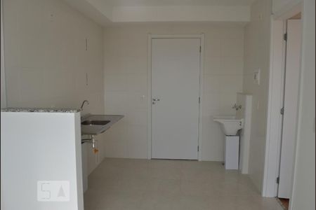 Sala/Cozinha de apartamento para alugar com 1 quarto, 28m² em Cambuci, São Paulo