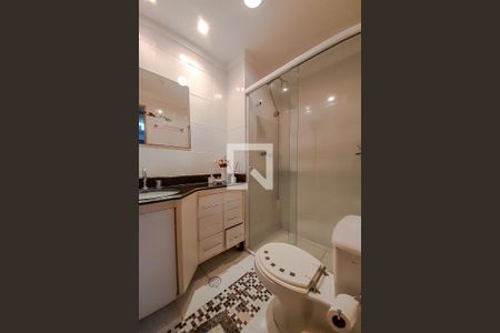 Apartamento à venda com 121m², 3 quartos e 2 vagas Apartamento à venda com 121m², 3 quartos e 2 vagasSuíte banheiro