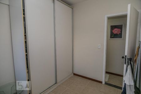 Quarto 1 de apartamento para alugar com 2 quartos, 62m² em Freguesia (jacarepaguá), Rio de Janeiro