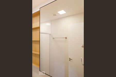 Studio para alugar com 26m², 1 quarto e sem vaga Studio para alugar com 26m², 1 quarto e sem vagaEspelho