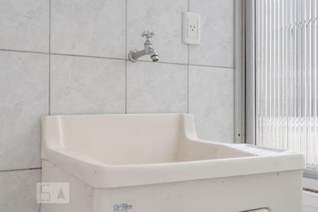 Área de Serviço de apartamento para alugar com 2 quartos, 70m² em Navegantes, Porto Alegre