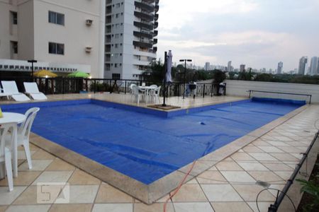 Apartamento para alugar com 64m², 2 quartos e 2 vagasÁrea comum - Piscina