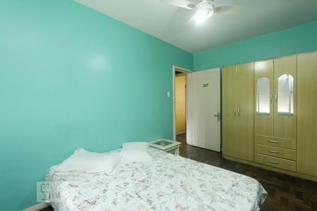 QUARTO 1 de apartamento para alugar com 2 quartos, 70m² em Navegantes, Porto Alegre