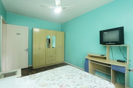 QUARTO 1 de apartamento para alugar com 2 quartos, 70m² em Navegantes, Porto Alegre