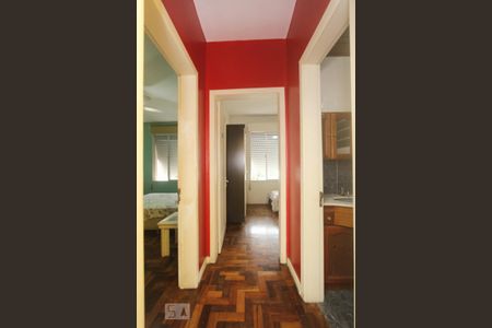 CORREDOR de apartamento para alugar com 2 quartos, 70m² em Navegantes, Porto Alegre