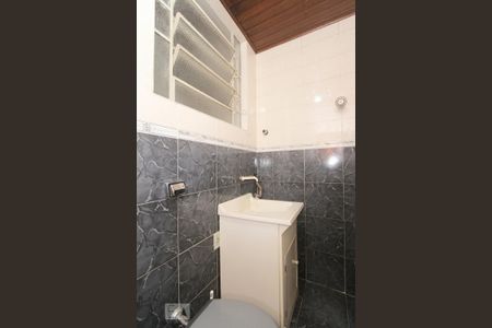Apartamento para alugar com 70m², 2 quartos e sem vagaBANHEIRO