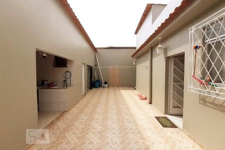 Casa à venda com 160m², 4 quartos e sem vagaQuintal