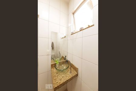 Casa à venda com 160m², 4 quartos e sem vagaBanheiro