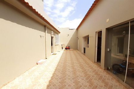 Casa à venda com 160m², 4 quartos e sem vagaQuintal