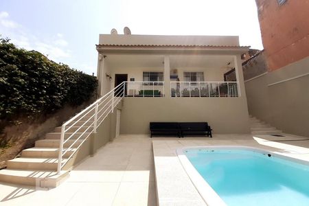 Casa à venda com 160m², 4 quartos e sem vagaFachada