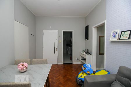 Sala de apartamento para alugar com 2 quartos, 55m² em Centro, Rio de Janeiro