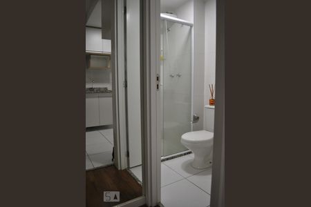 Banheiro de apartamento para alugar com 1 quarto, 28m² em Liberdade, São Paulo
