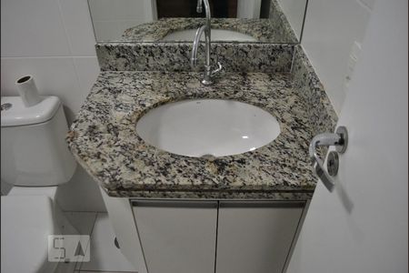 Banheiro de apartamento para alugar com 1 quarto, 28m² em Liberdade, São Paulo