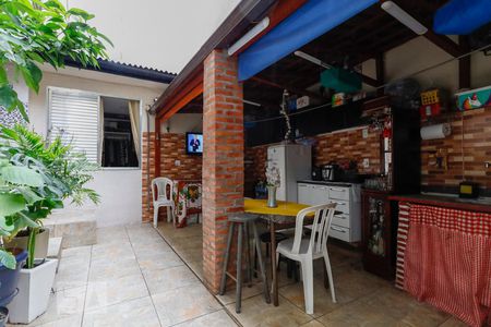 Apartamento à venda com 117m², 2 quartos e sem vagaQuintal