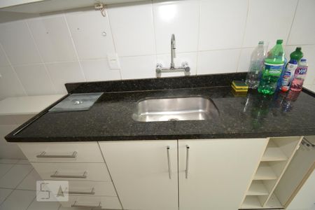 Apartamento para alugar com 90m², 3 quartos e 2 vagasCozinha e Área de Serviço - Armários