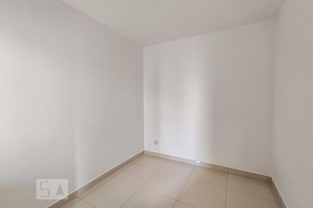 Quarto 2 de apartamento para alugar com 2 quartos, 40m² em Vila Esperança, São Paulo
