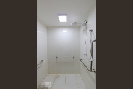 Banheiro de apartamento à venda com 1 quarto, 45m² em Vila Augusta, Guarulhos