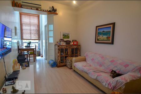 Sala de apartamento para alugar com 2 quartos, 90m² em Leme, Rio de Janeiro