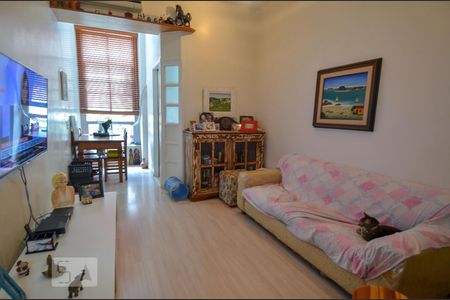 Sala de apartamento para alugar com 2 quartos, 90m² em Leme, Rio de Janeiro