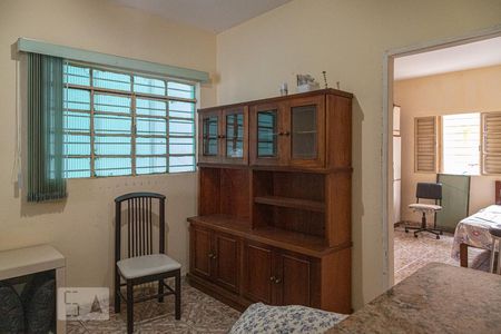 Sala de casa à venda com 4 quartos, 250m² em Vila Nhocuné, São Paulo
